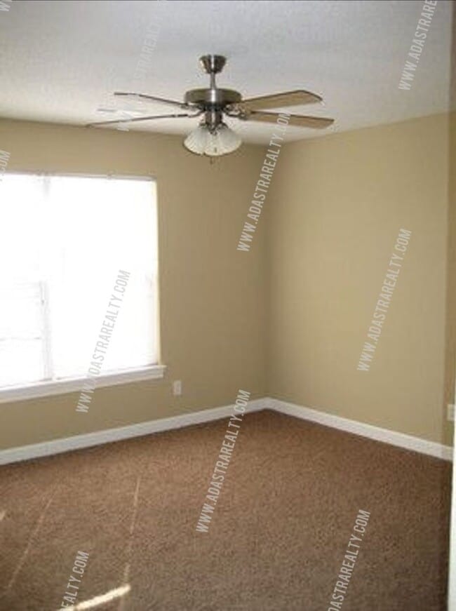 Building Photo - Spacious 3 Bed/2.5 Bath Platte City Duplex...