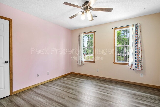 Building Photo - 5824 Silver Fox Ln