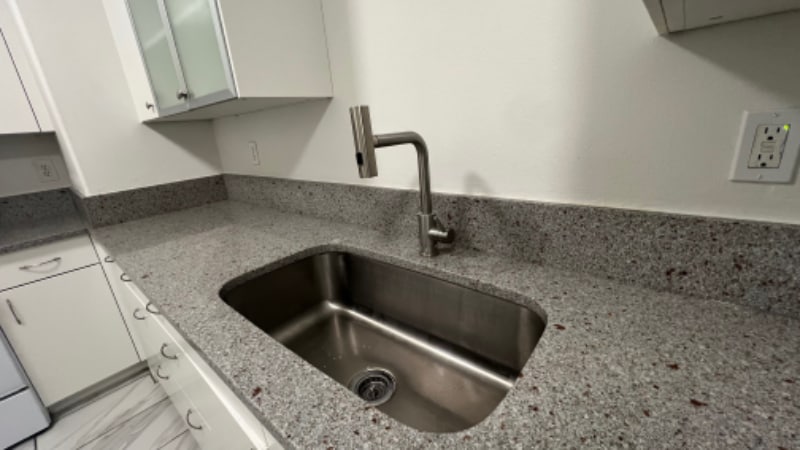 Building Photo - 421 E St NE