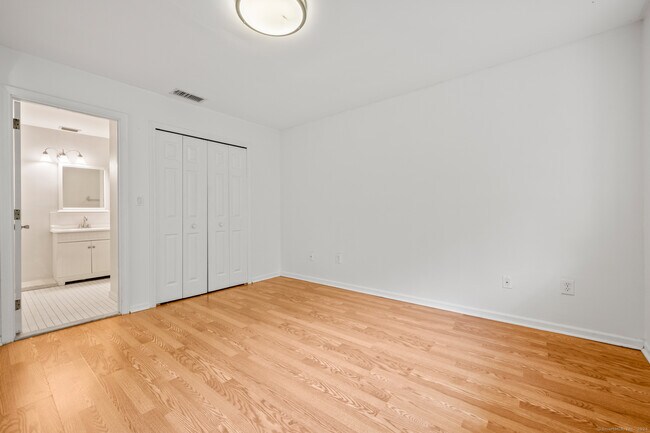 Building Photo - 250 Conestoga Way