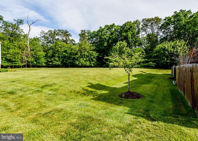 Building Photo - 15043 Cherrywood Dr