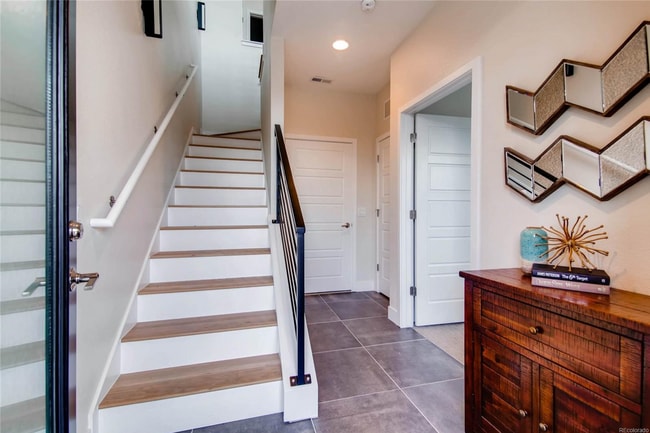 Building Photo - Skyland Townhome just outside of Downtown!...