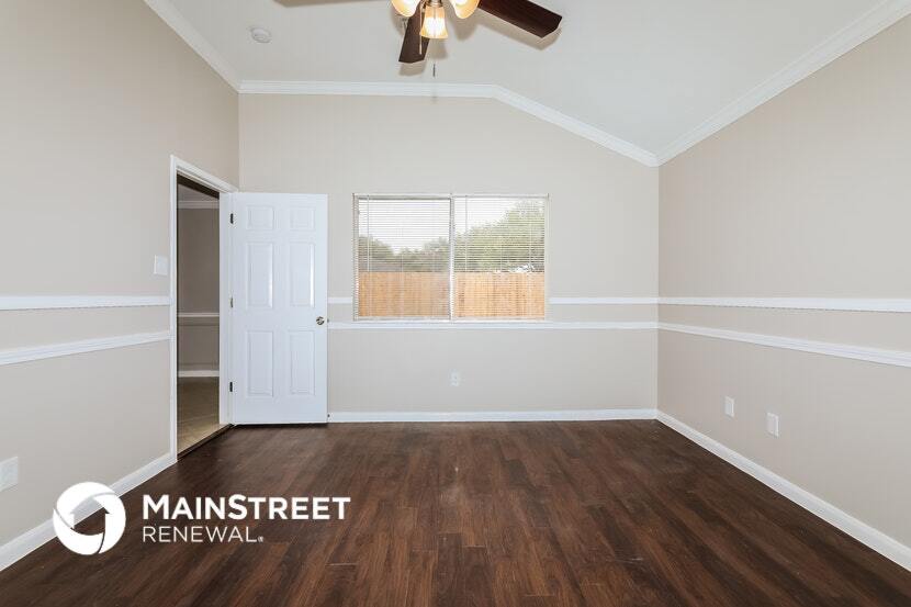 Building Photo - 16811 Creek Trail