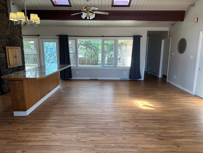 Building Photo - 5 bedroom Ranch home in North Colorado Spr...