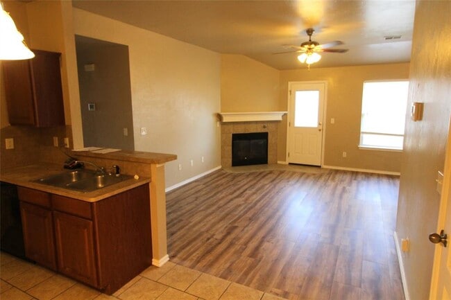 Building Photo - 4518 SE 77th St