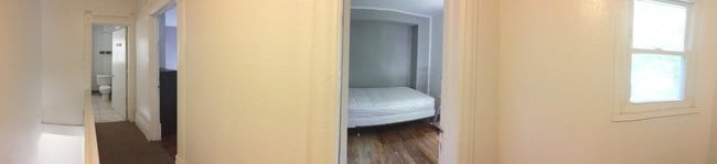 Building Photo - 404 S Busey Ave