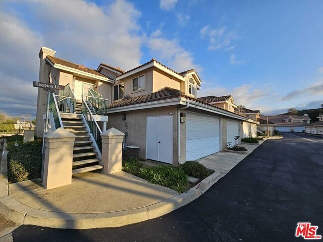 Building Photo - 290 Ridgeton Ln