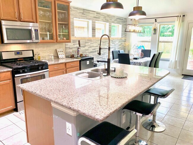 Building Photo - 21445 Lambeth Ridge Ln