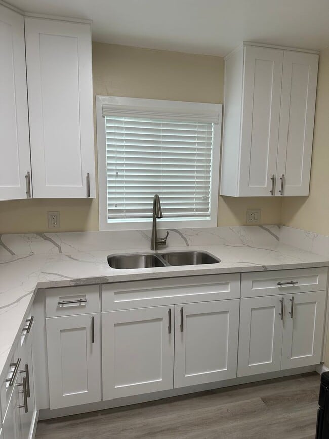 Building Photo - 317 Richfield Ave