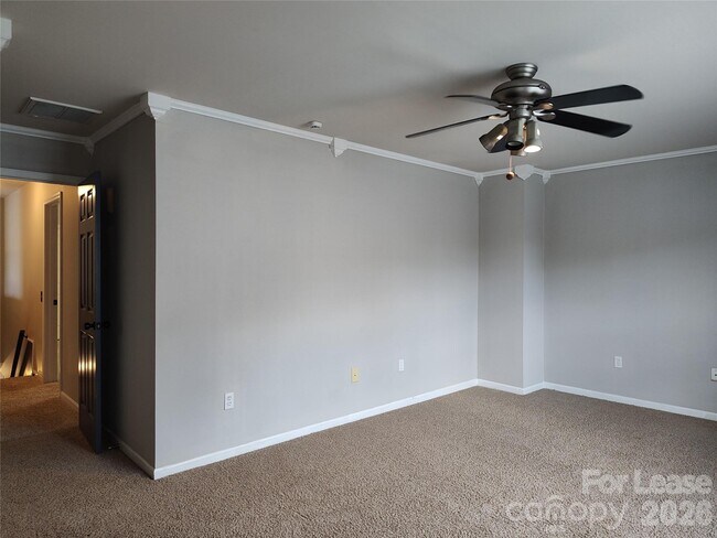 Building Photo - 4018 Manor House Dr