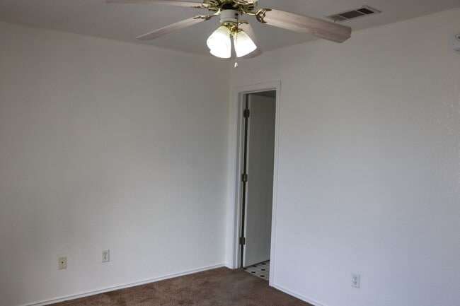 Building Photo - 2802 Edgefield St