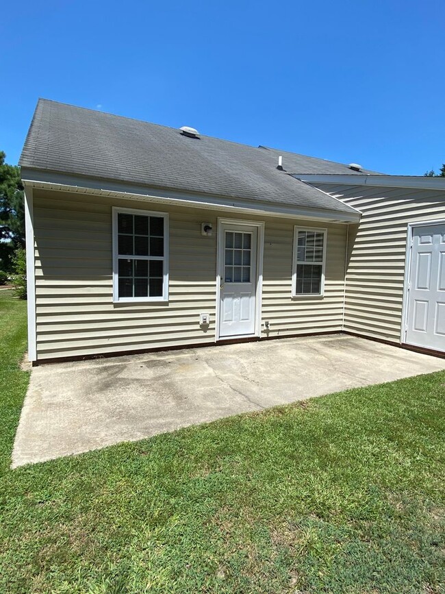 Building Photo - Jayne Lane Duplexes