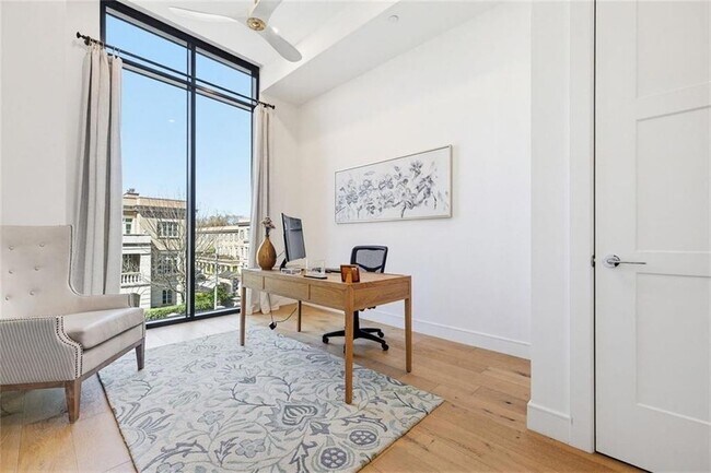 Building Photo - 2425 Peachtree Rd NE