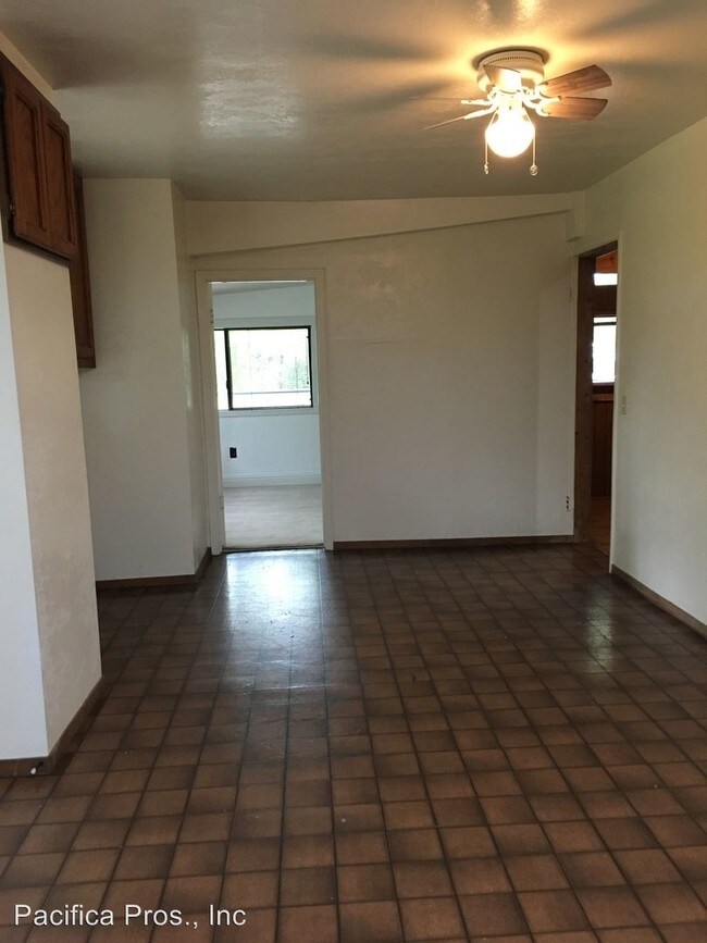 Building Photo - 7521 Kalamazoo Dr