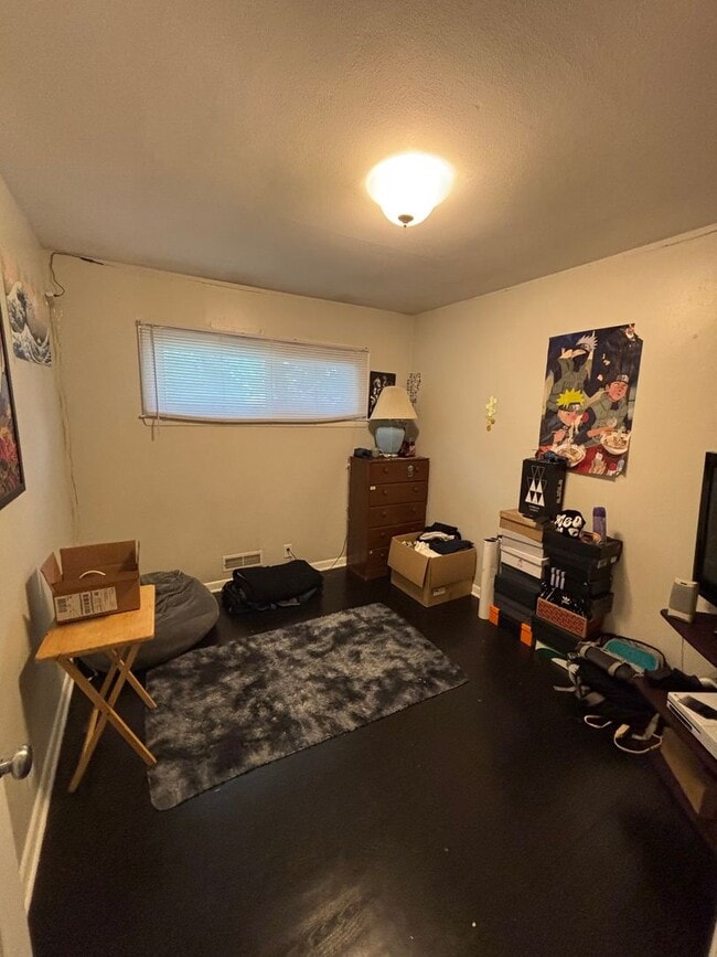 Building Photo - Spacious 3-Bedroom Home in Timmerman West,...