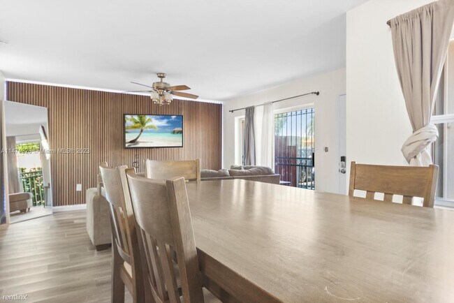 Building Photo - 2 br, 2.5 bath House - 8530 NW 3rd Ln # 411