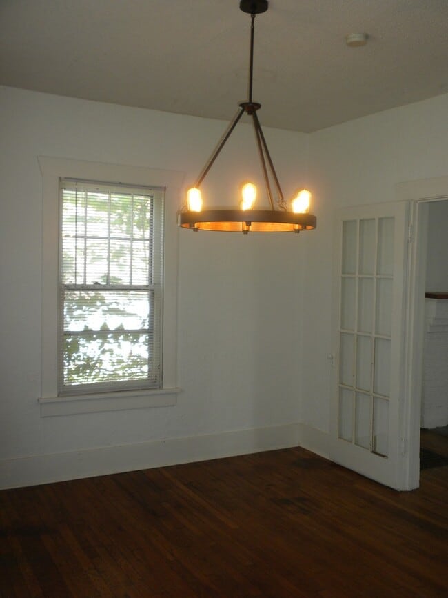 Building Photo - East Campus- 3 Bedroom Home