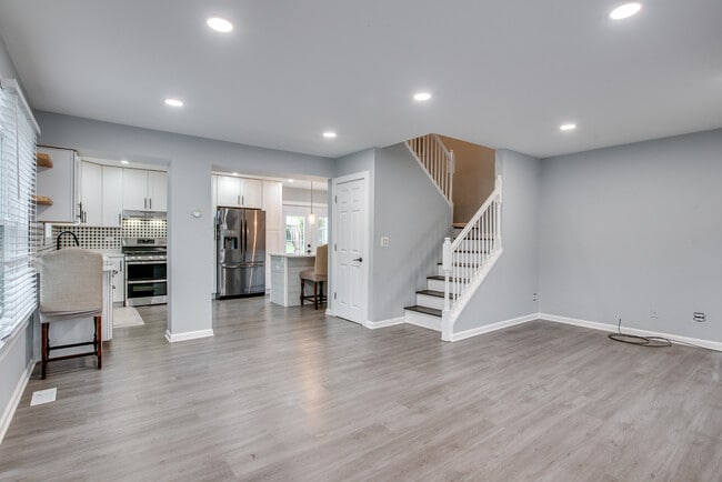 Building Photo - 3110 Winchester Ct E