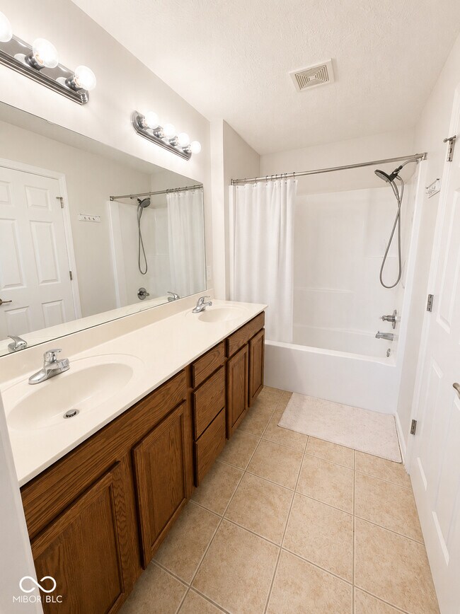 Building Photo - 10905 Lemongrass Dr