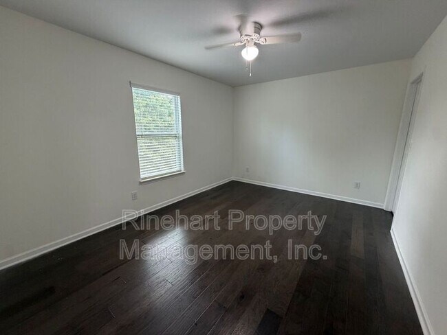 Building Photo - 1049 Ellis Pond Dr
