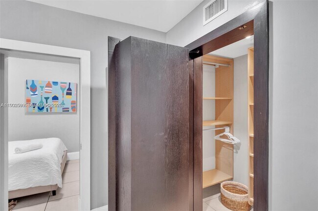 Building Photo - 1033 NW 6th St