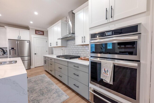 Building Photo - 8838 Eliot Dr