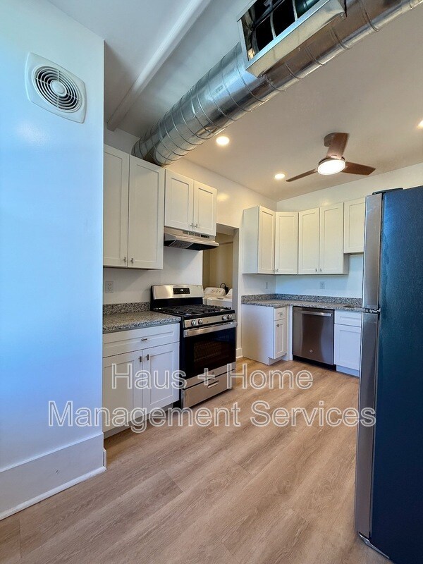 Building Photo - 906 Penn Ave