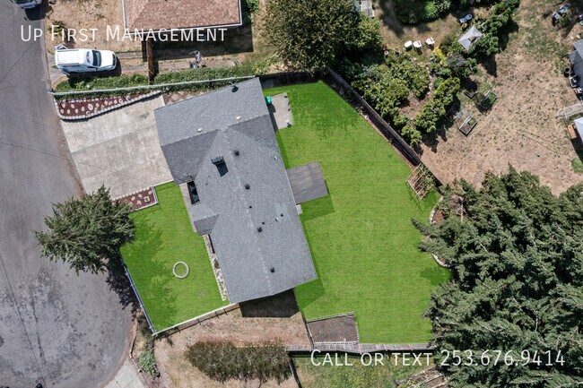 Building Photo - 339 Thunderbird Ct SE