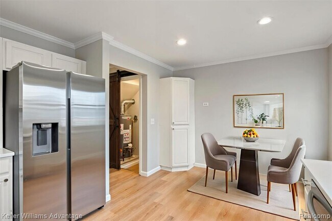 Building Photo - 33533 Rhonswood St