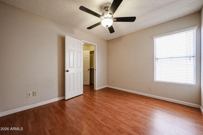 Building Photo - 3305 E Wildwood Dr