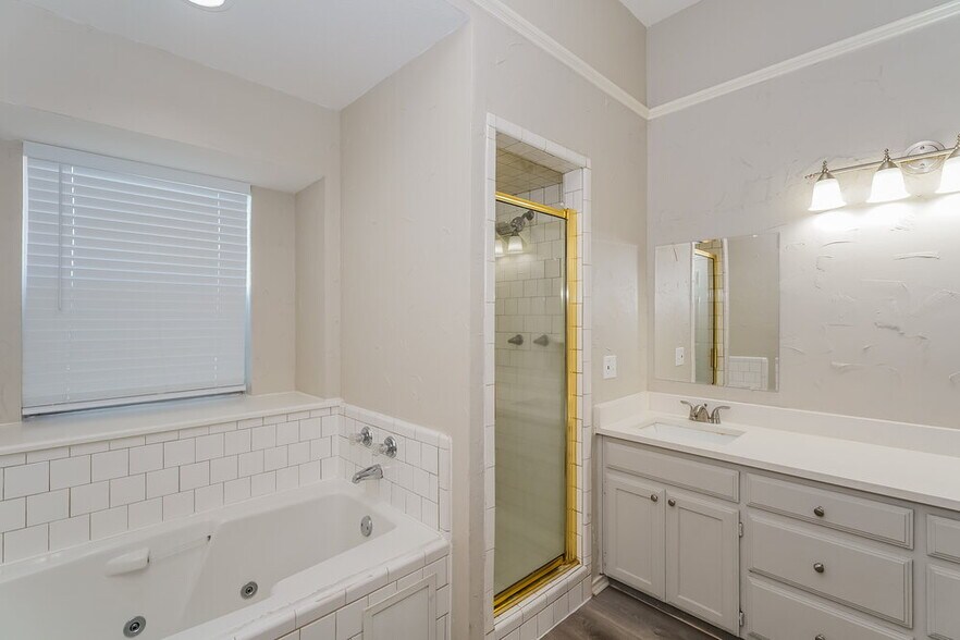 Building Photo - 5221 Tartan Cir