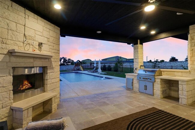 Building Photo - 702 Tomichi Trl