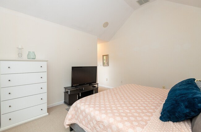 Building Photo - 178 Bishops Forest Dr