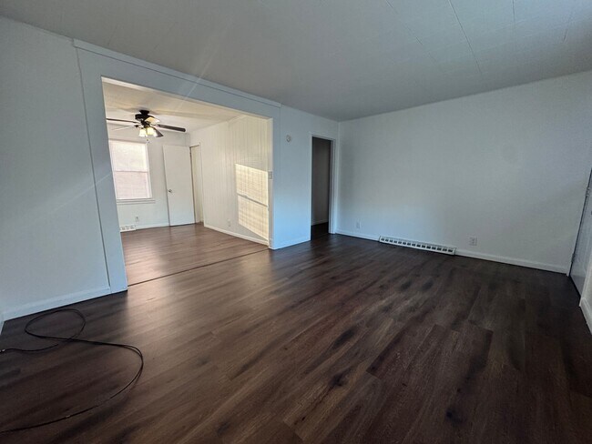 Building Photo - 501-503 River Road