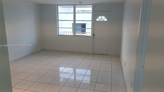 Building Photo - 245 18th St