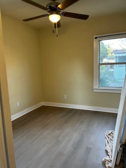 bedroom - 1493 Atchison St