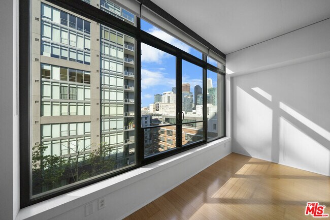 Building Photo - 1111 S Grand Ave