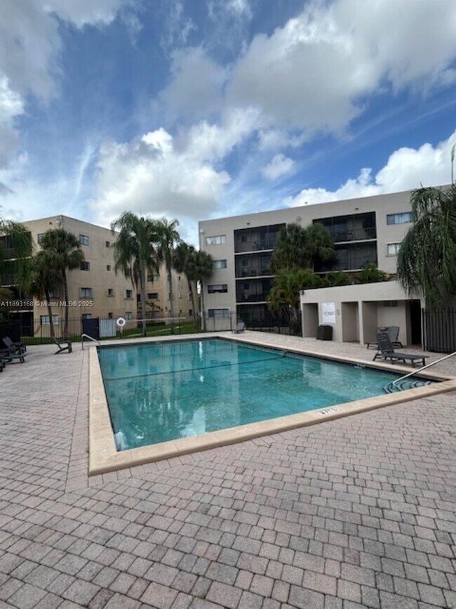 Building Photo - 8540 SW 133rd Avenue Rd