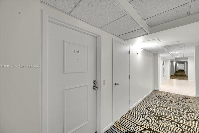 Building Photo - 3200 Port Royale Dr N