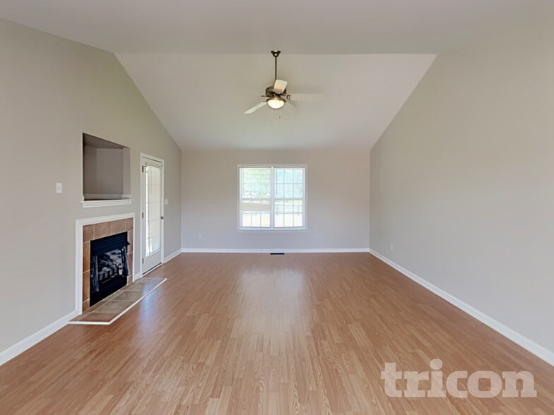 Building Photo - 51 Bear Oak Dr