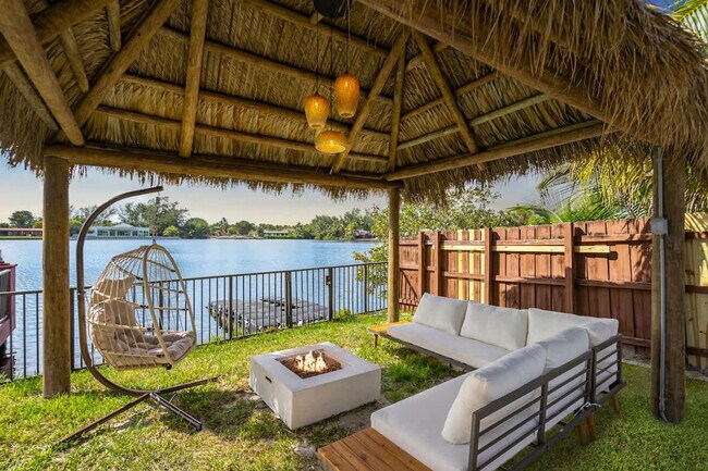 Building Photo - 19720 NE 26th Ave