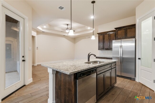 Building Photo - 514 Carriage House