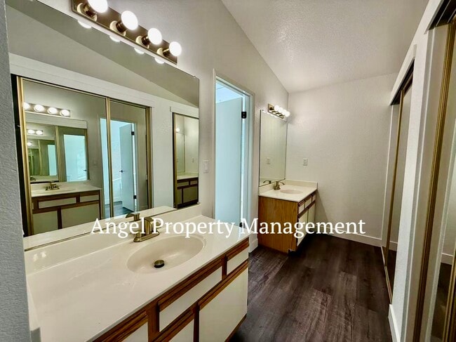 Building Photo - 7603 Delta Pointe Way