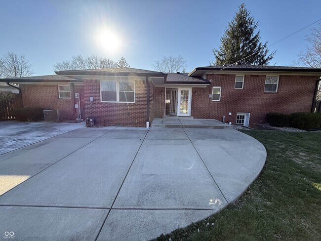 Building Photo - 209 Blairsden Ave