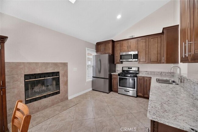Building Photo - 39427 Canyon Rim Cir