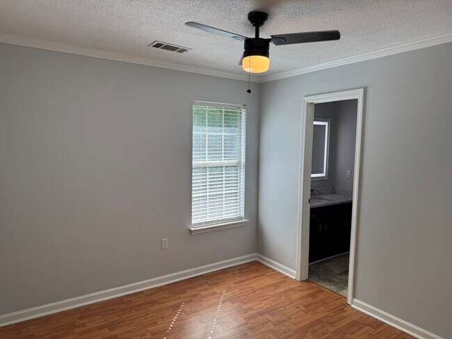 Building Photo - Stunning 3-Bedroom Home in Olive Branch - Spacious & Modern!