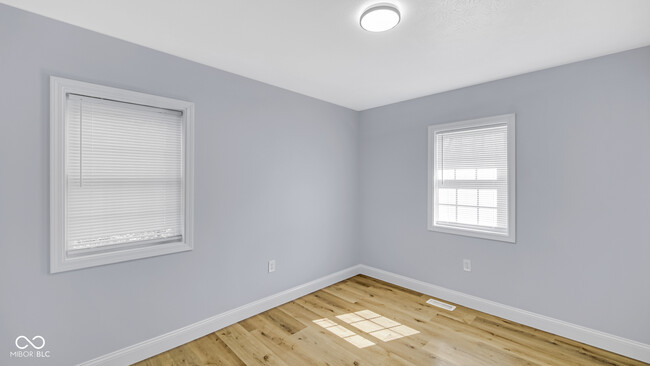 Building Photo - 3925 N Drexel Ave