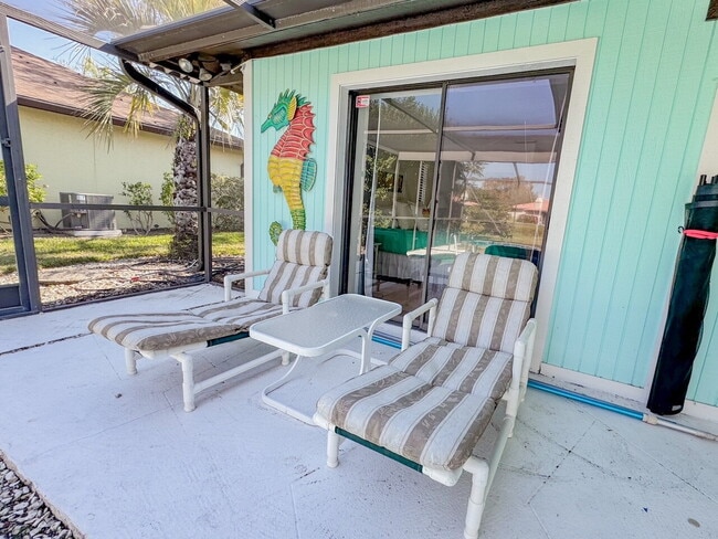 Building Photo - Gorgeous pool and spa home in central Sarasota