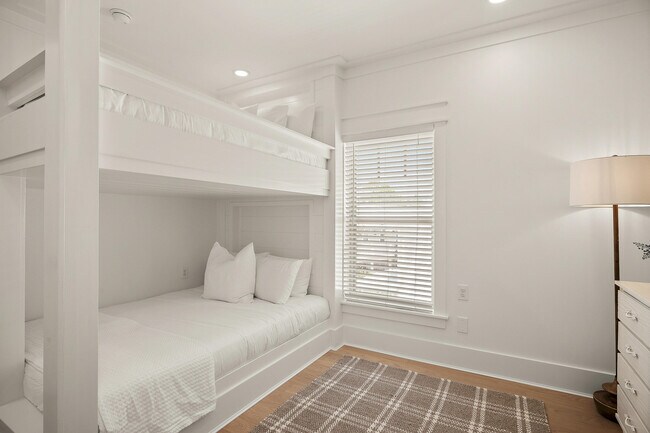Building Photo - 18 Playalinda Court