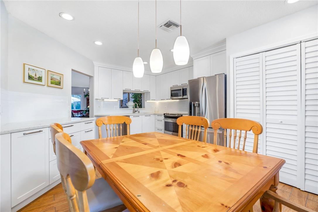 Building Photo - 4106 Carriage Dr